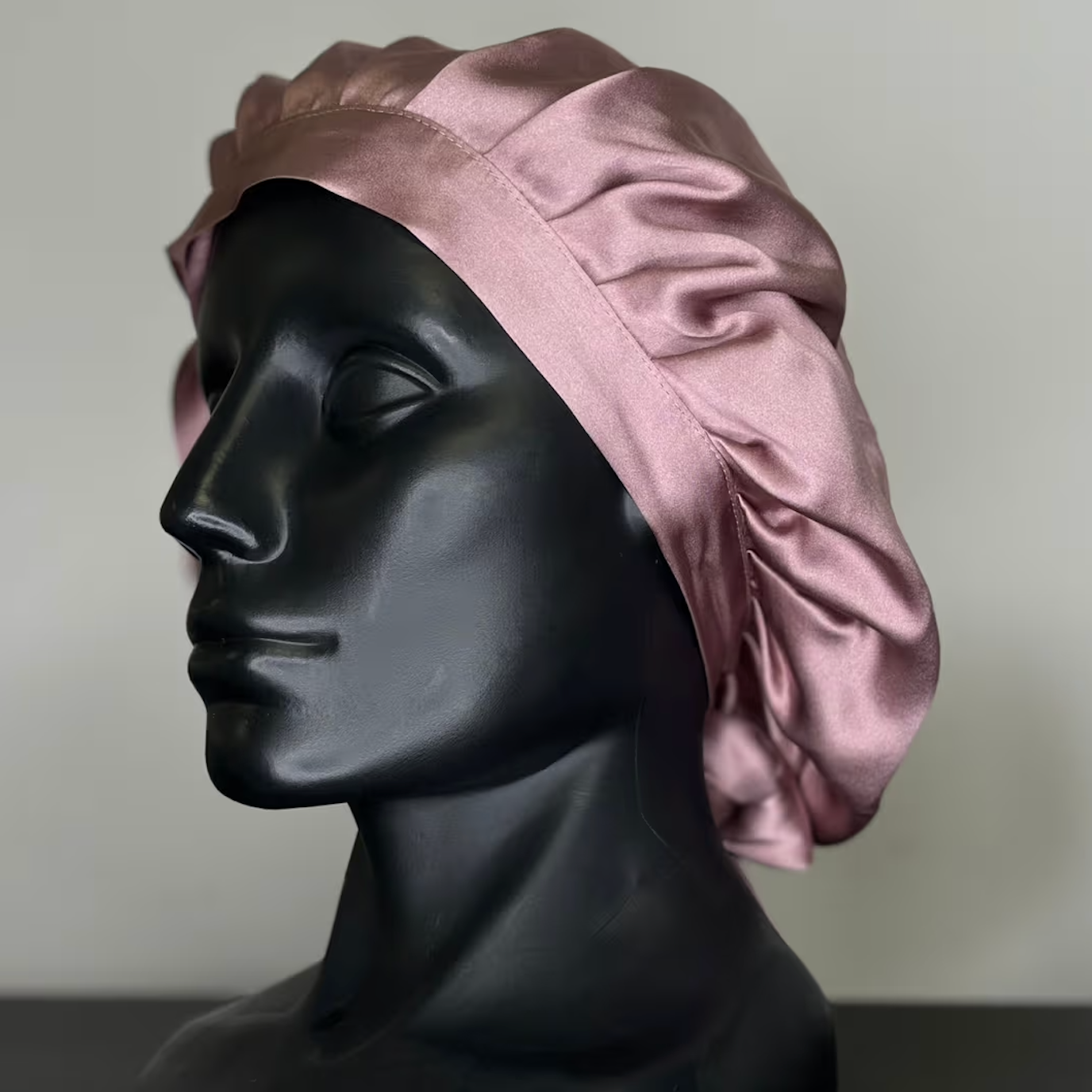 Adjustable silk bonnet