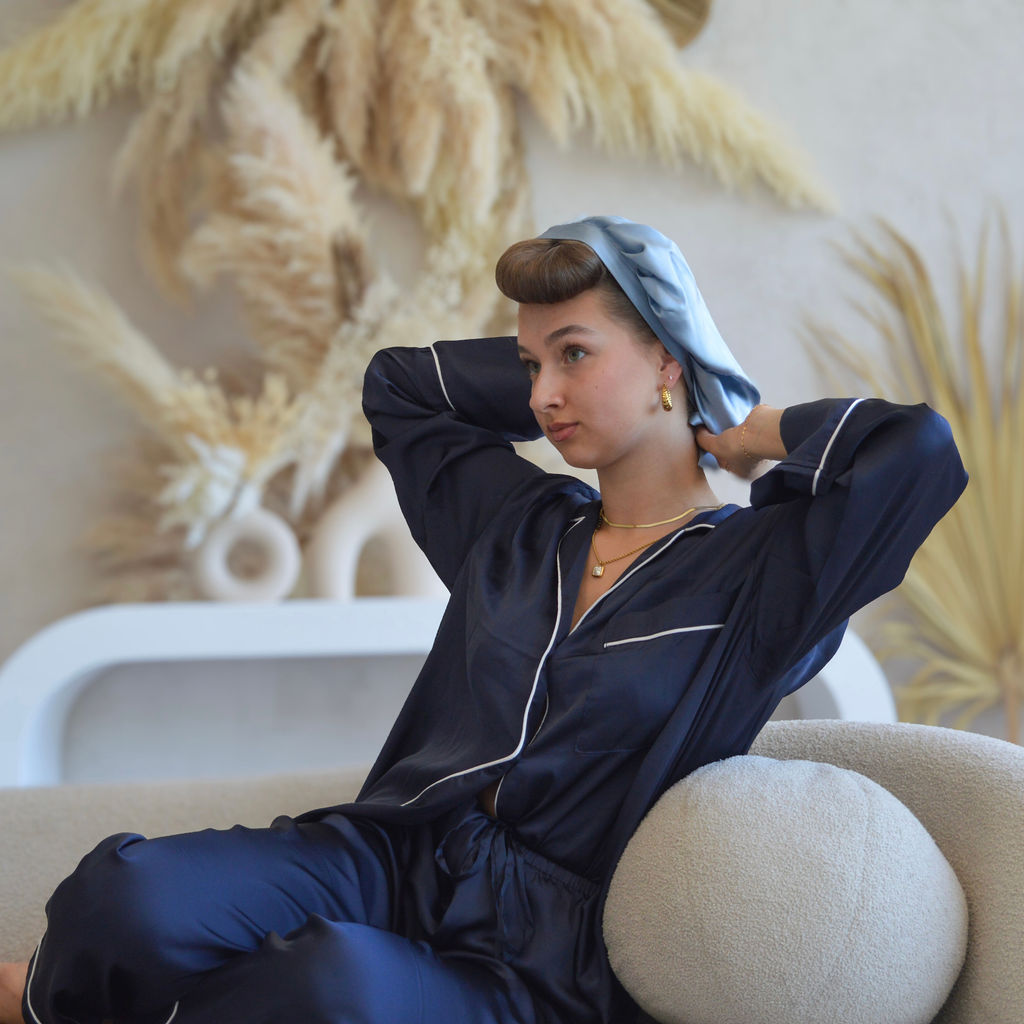 Adjustable silk bonnet