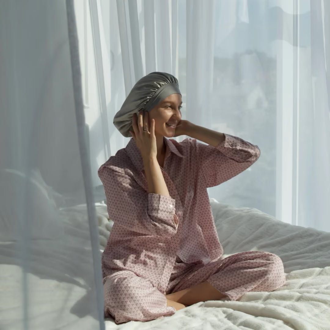 Adjustable silk bonnet
