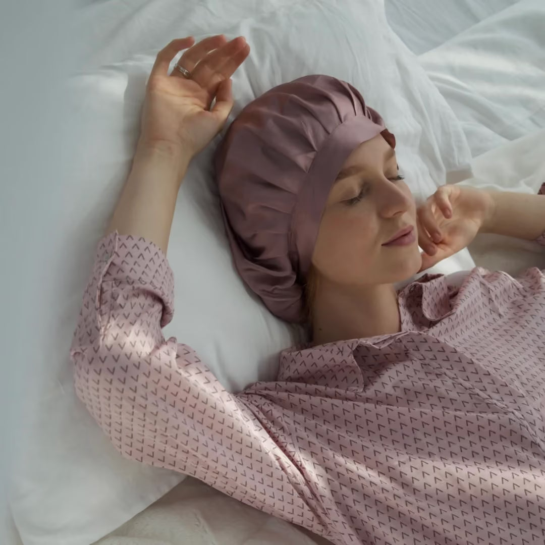 Adjustable silk bonnet
