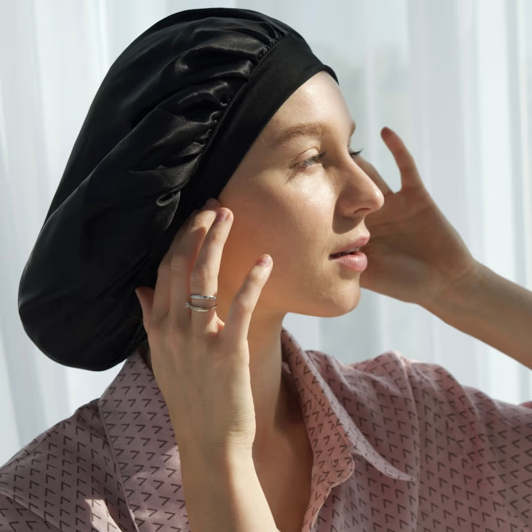 Adjustable silk bonnet
